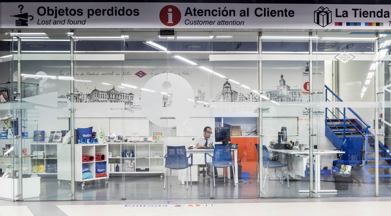 Fachada del Centro de Atención al Cliente (CAC)
en Plaza de Castilla