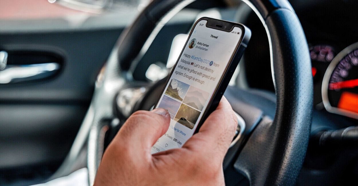 El uso de dispositivos móviles al volante provoca el 31% de los accidentes