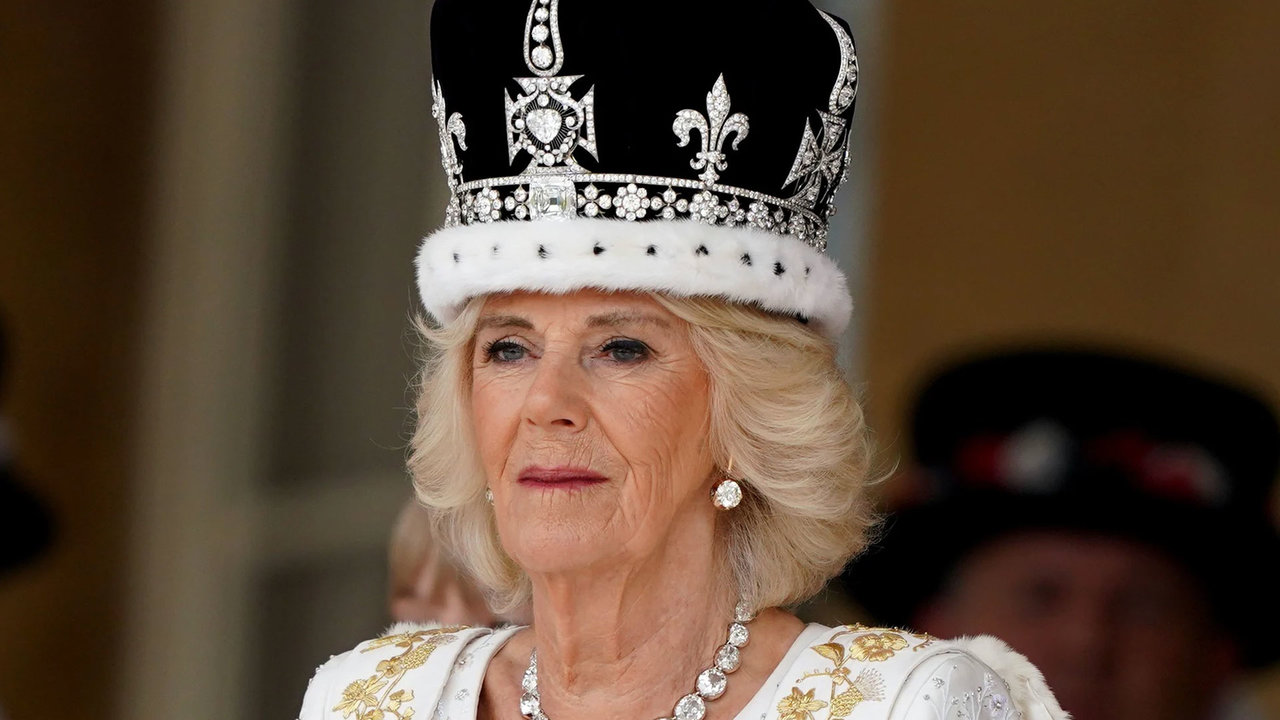 La reina Camilla anuncia que se tomará unas vacaciones por agotamiento y cansancio