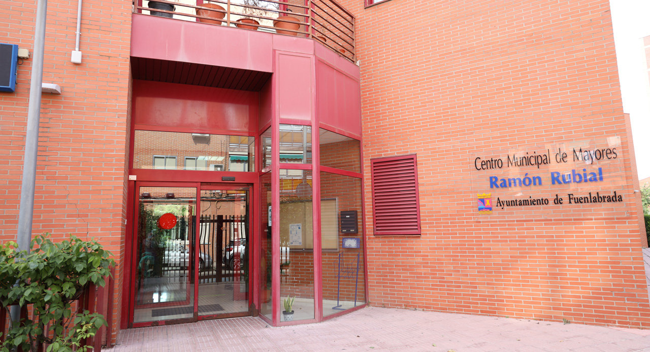 Imagen del centro municipal de mayores Ramón Rubial.