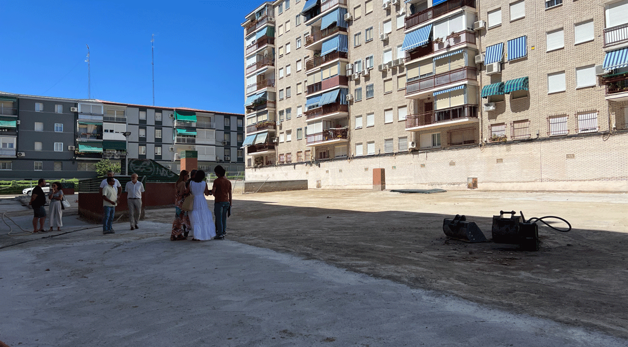 Imagen de la zona interbloques tras la calle Lima de Fuenlabrada