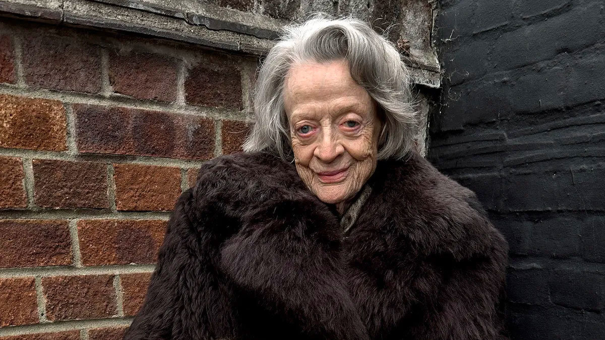 Maggie Smith, más conocida como la profesora McGonagall de Harry Potter, es la nueva imagen de la campaña de Loewe