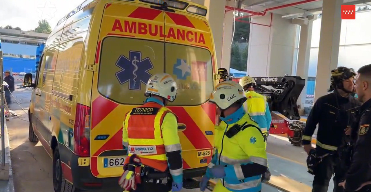 Imagen de la intervención de las Emergencias 112 en el accidente laboral en la EMT