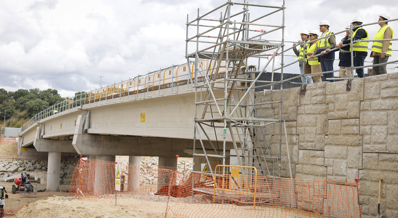 Imagen de uno de los puentes reformados en Aldea del Fresno
