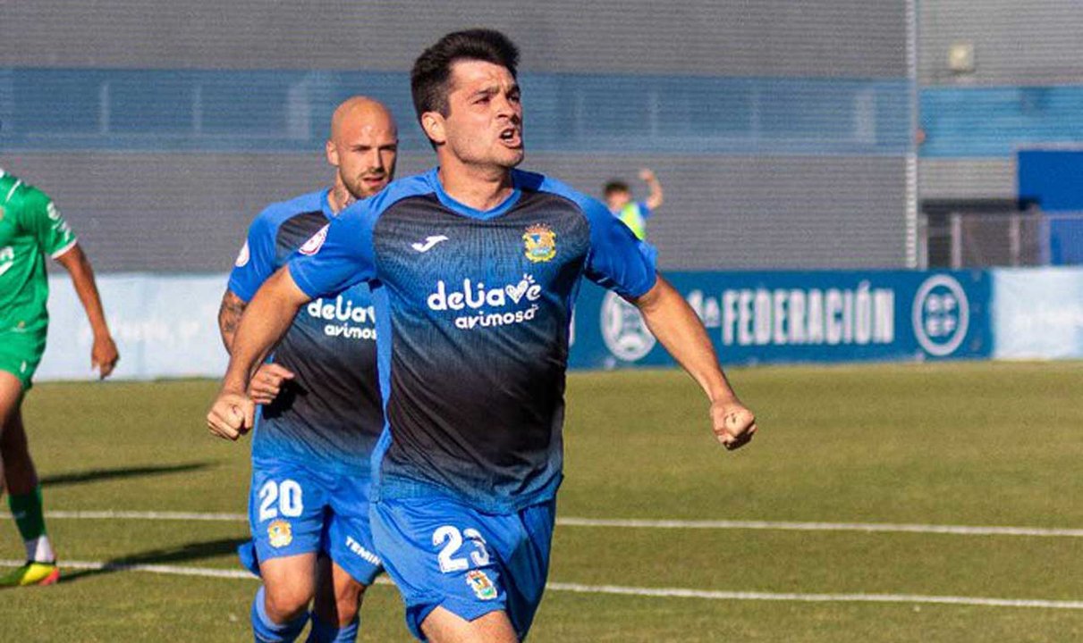 Ale Galindo celebrando un gol | CF Fuenlabrada