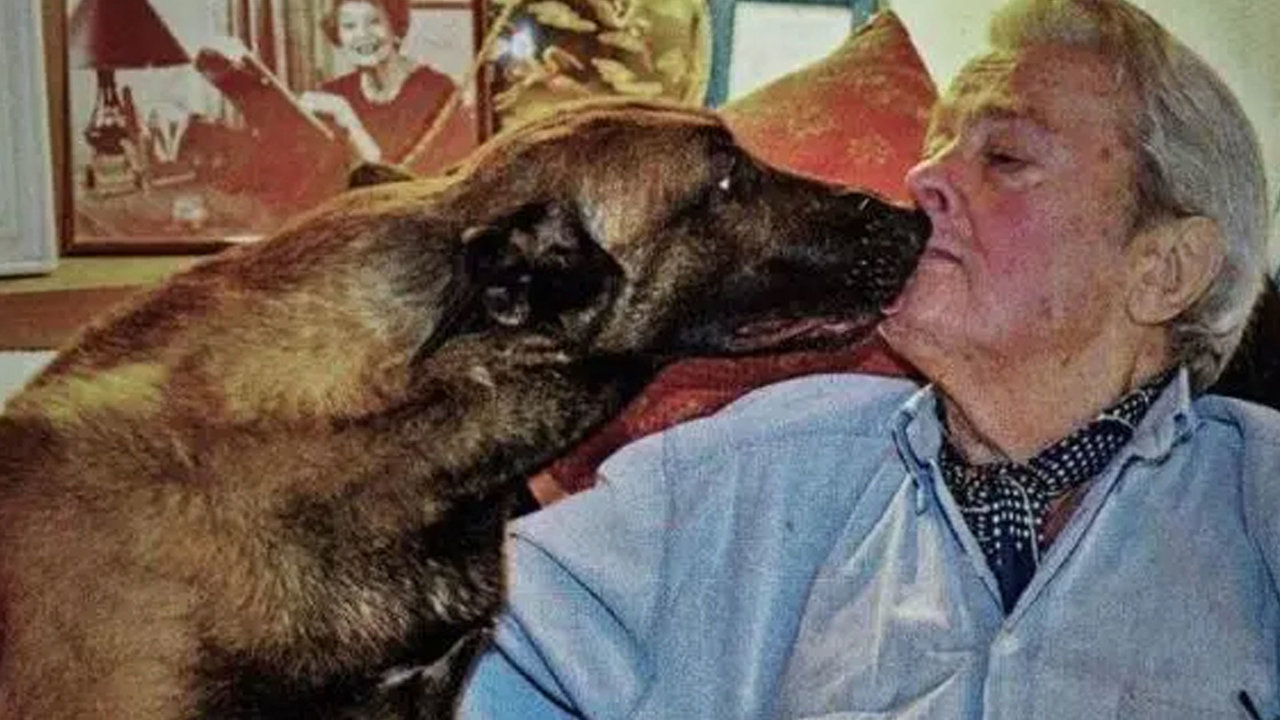 Alain Delon y su perro