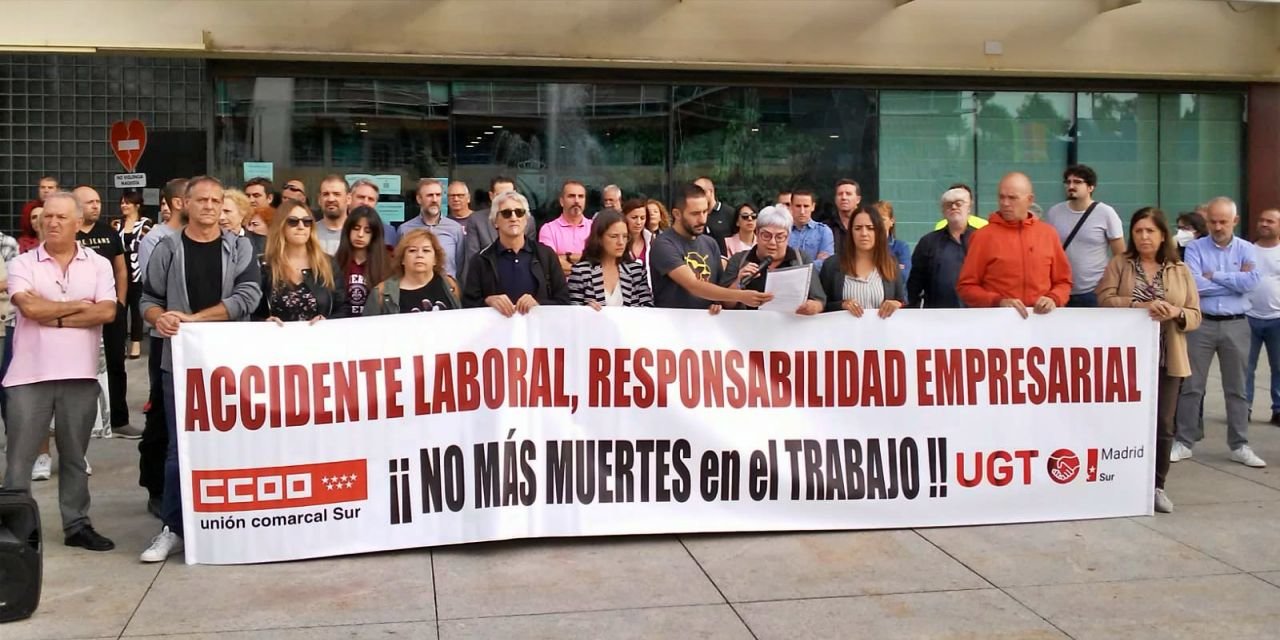 Imagen de una concentración a las puertas del Ayto. de Fuenlabrada | Sindicatos