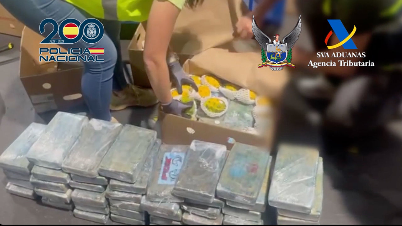 La droga se encontró en grandes cajas dentro del almacén | Imagen: Policía Nacional