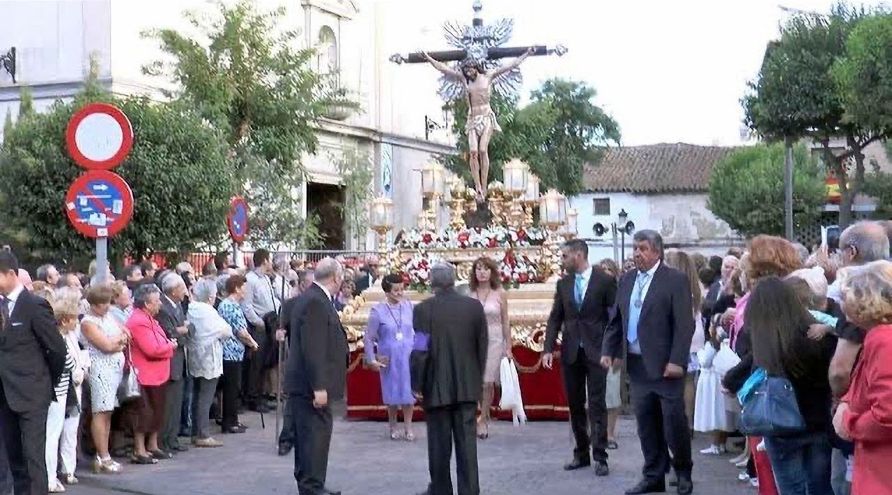 Procesión en Fuenlabrada el día de la festividad local, 14 de septiembre | fuenlabradanoticias.com