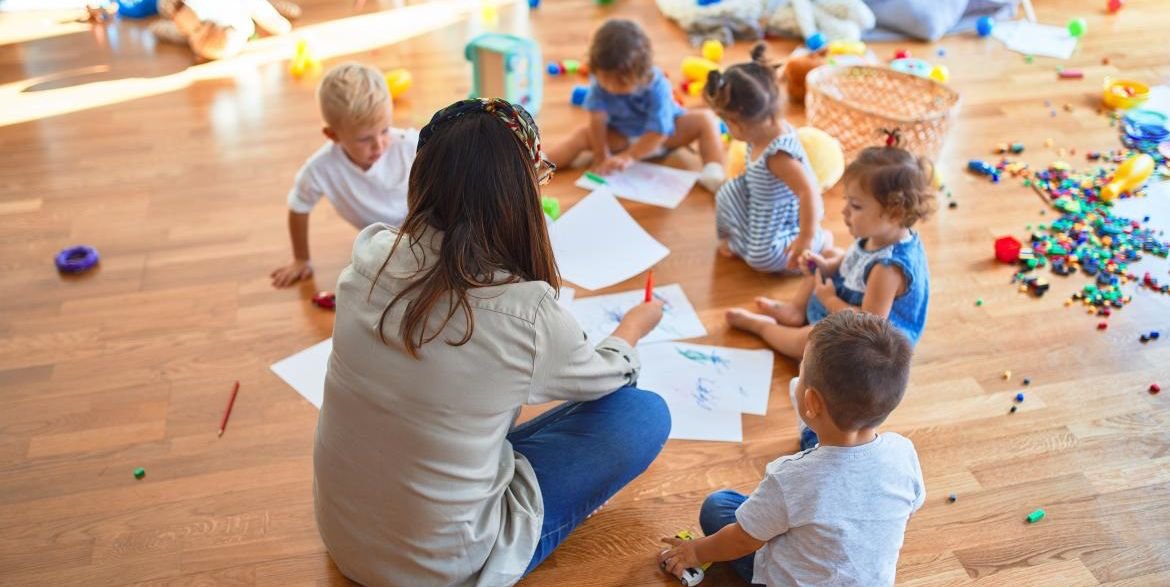 Cerca de 34.000 niños/as de educación infantil, recibirán beca de la Comunidad dre Madrid | CAM