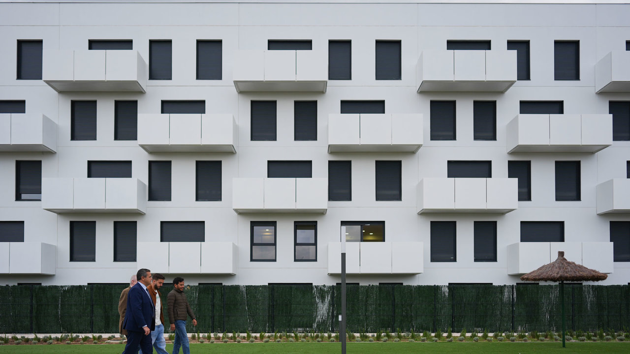 Fachada de uno de los edificios de la urbanización de Getafe | CAM