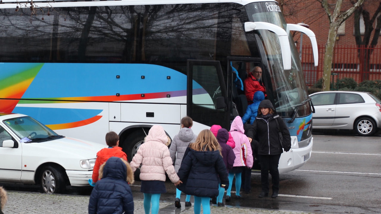 El dinero de las subvenciones se destinará a pagar el transporte para excursiones | Ayto. de Fuenlabrada